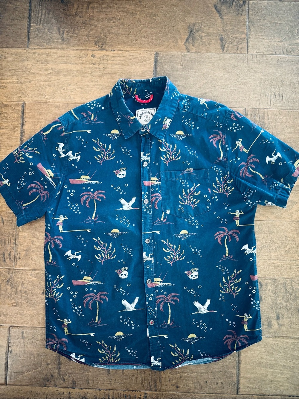 Iron and Resin short sleeve button down Large